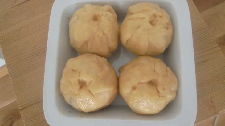 Персики с грецкими орехами и джемом #махеевъ в тесте: шаг 9