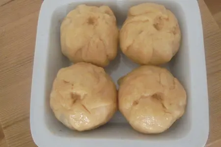 Персики с грецкими орехами и джемом #махеевъ в тесте: шаг 9