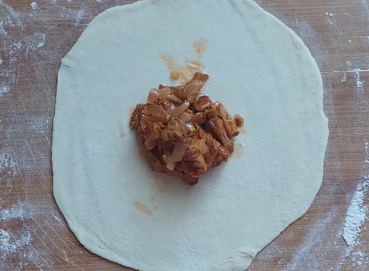 Пирожки с лисичками #махеевъ: шаг 7