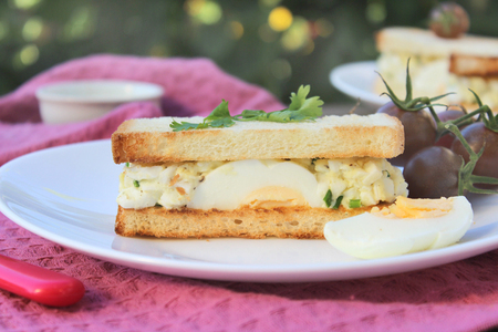 Закрытые бутерброды с яичным салатом с майонезом #махеевъ: шаг 13