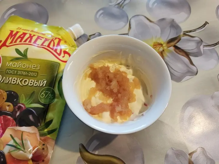 Салат с семгой и икорным соусом #махеевъ: шаг 3
