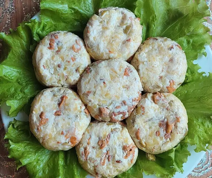 Салат с курицей и лисичками "ромашка махеевъ": шаг 7