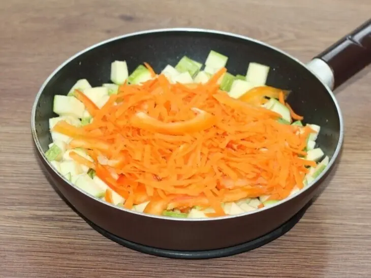 Сливочный кабачок с пряной курицей: шаг 6
