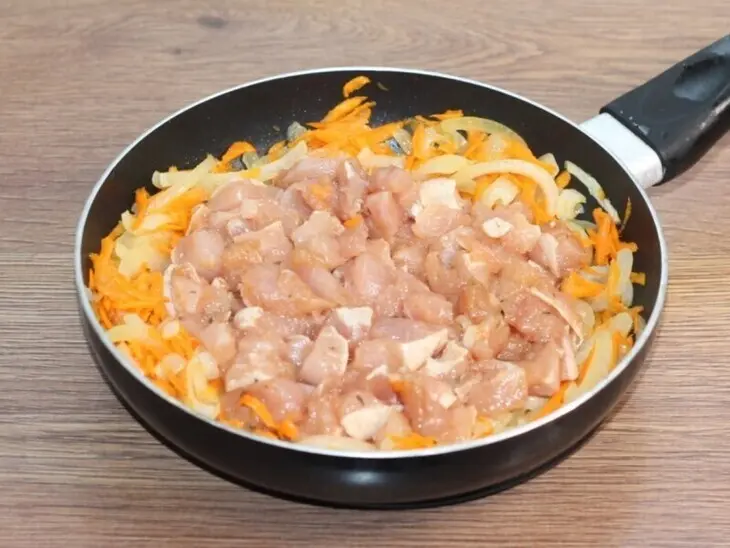 Сливочный кабачок с пряной курицей: шаг 11