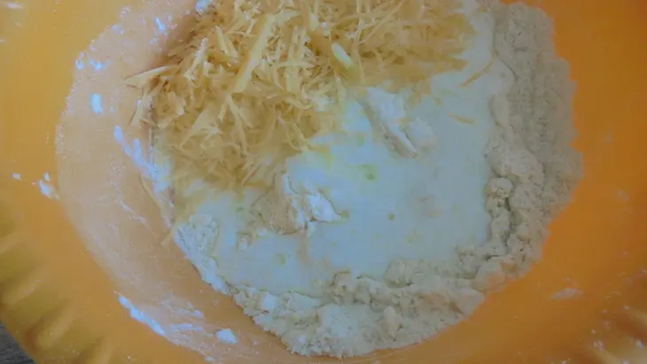 Закусочный рулет с цукини и сыром на гороховой муке#махеевъ: шаг 5