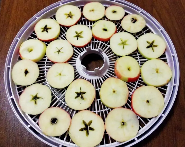 Компотная смесь из фруктов: шаг 2