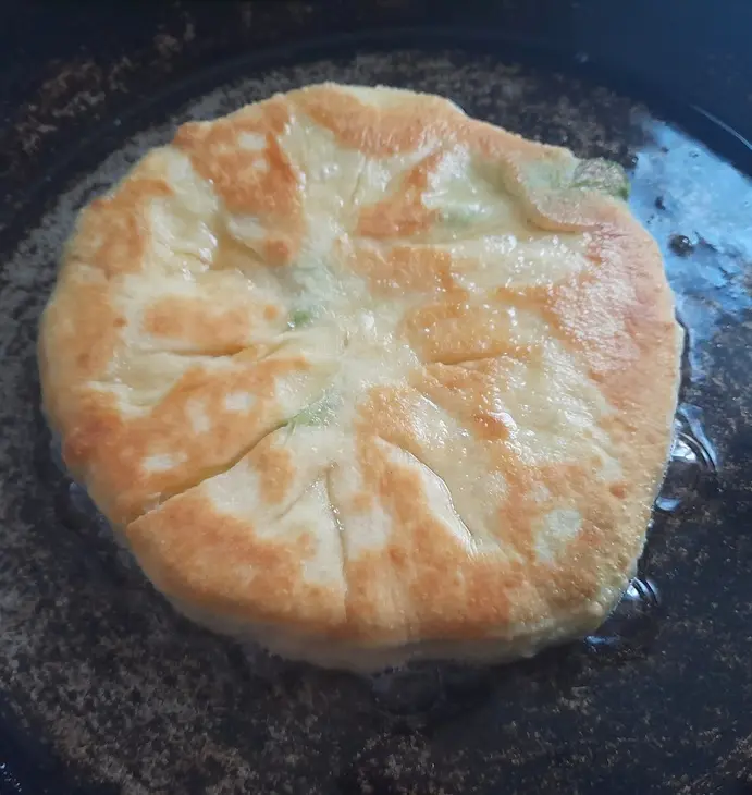 Лепёшки с сыром и шпинатом: шаг 15