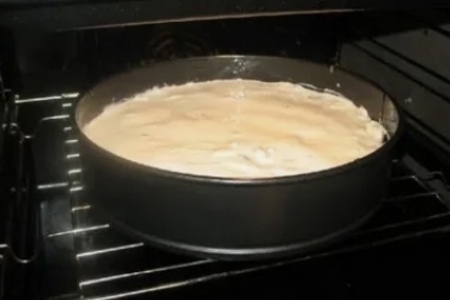 Бисквитный торт с творожно-сливочным кремом : шаг 2