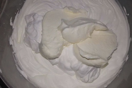 Бисквитный торт с творожно-сливочным кремом : шаг 6