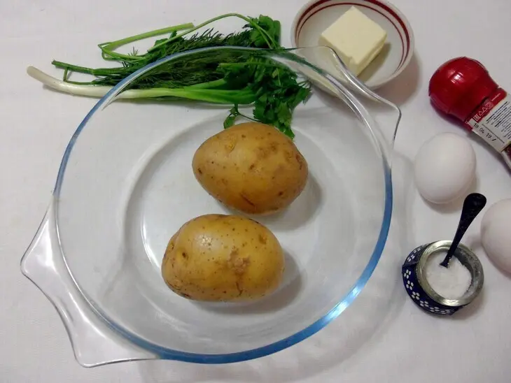 Запеченный картофель с яйцом-пашот в микроволновке: шаг 2