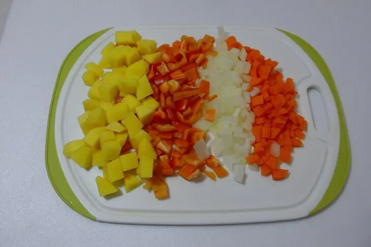 Суп с мясным фаршем и овощами: шаг 1