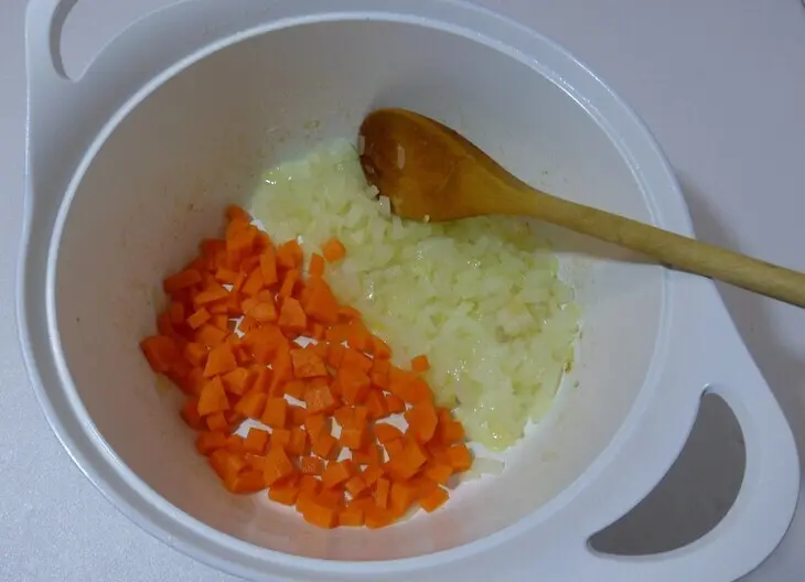 Суп с мясным фаршем и овощами: шаг 3