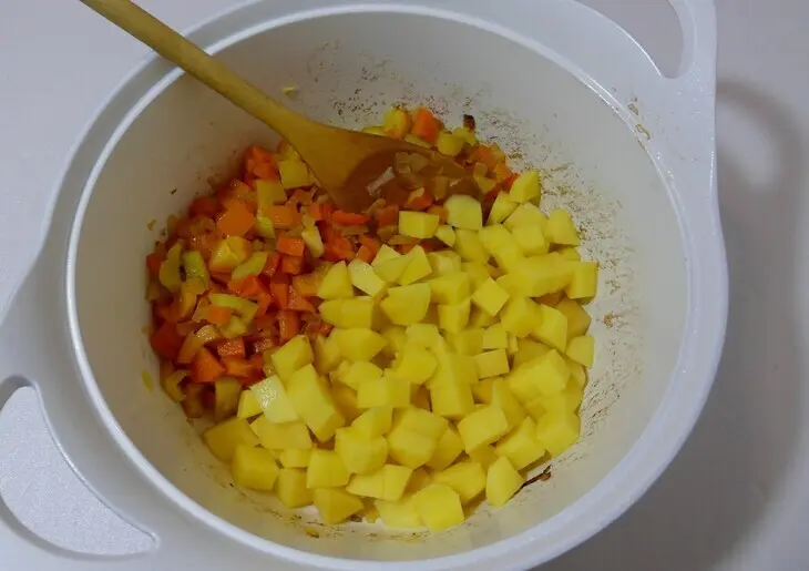 Суп с мясным фаршем и овощами: шаг 5