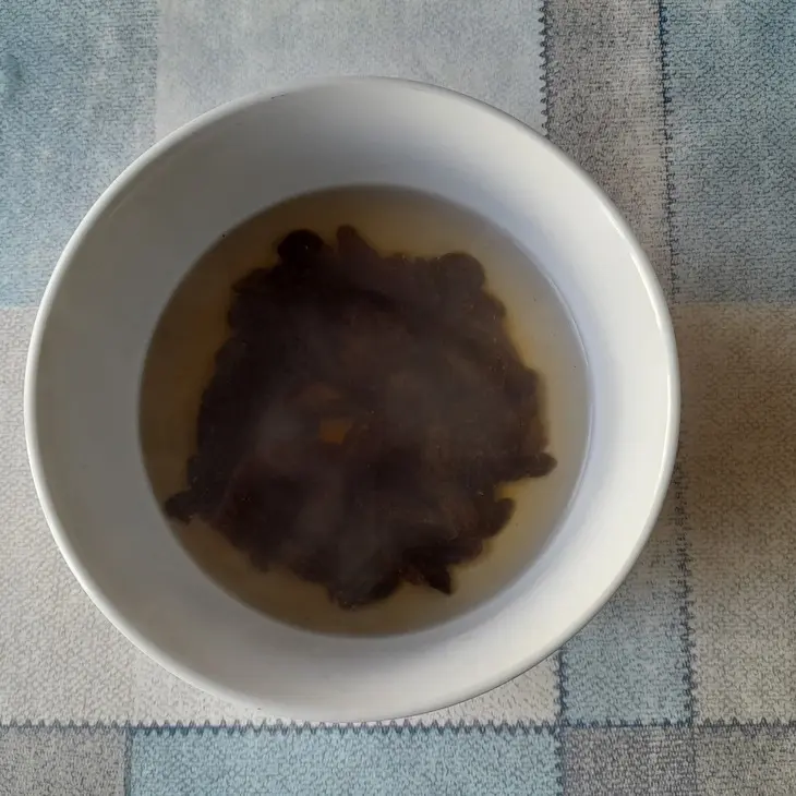 Творожная запеканка с изюмом и яблоками: шаг 5