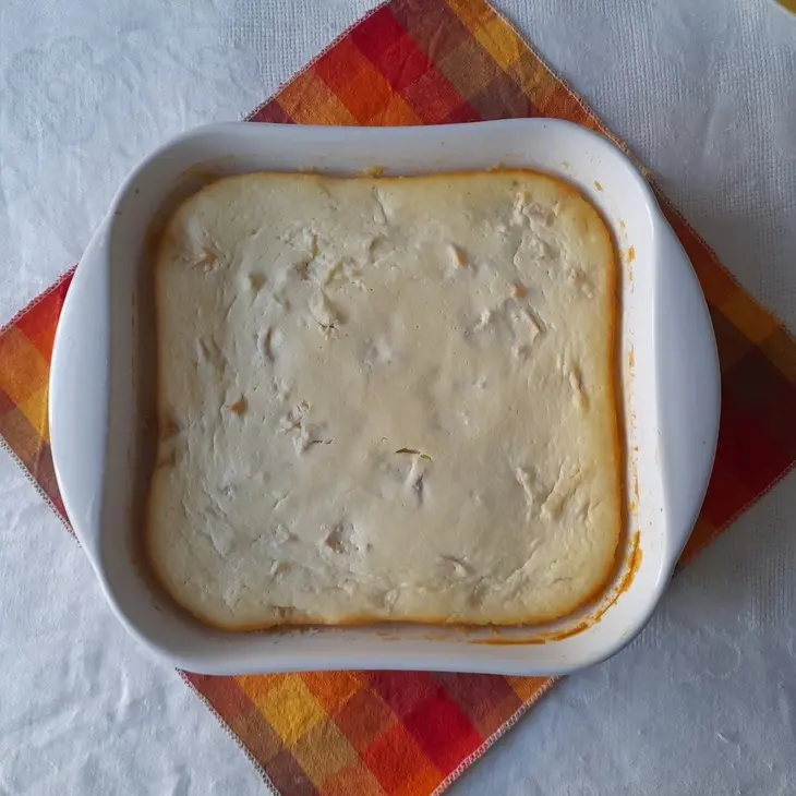 Творожная запеканка с изюмом и яблоками: шаг 9