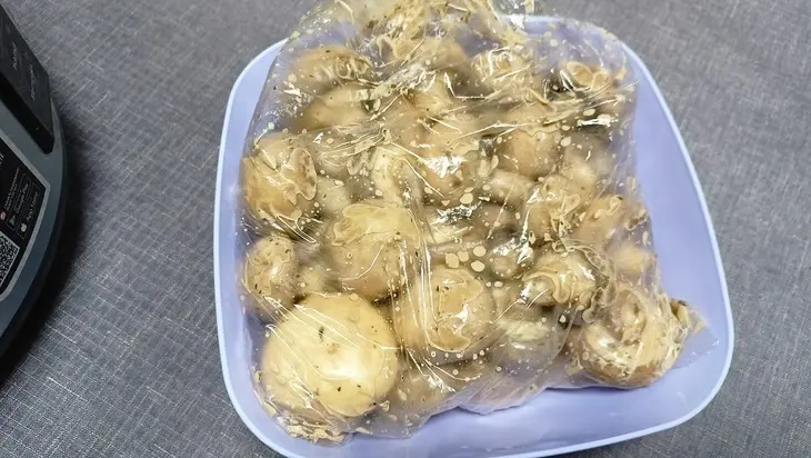 Шампиньоны в соевом соусе — вкусный рецепт в мультиварке: шаг 2