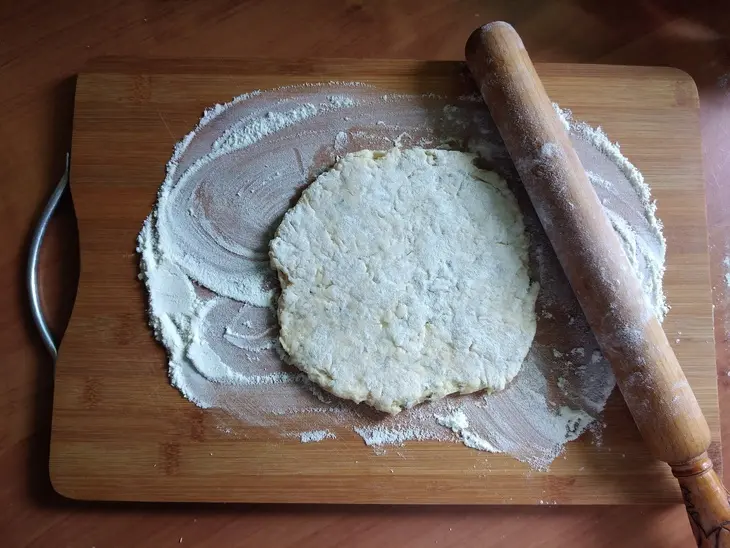 Творожные лепёшки на сковороде: шаг 7
