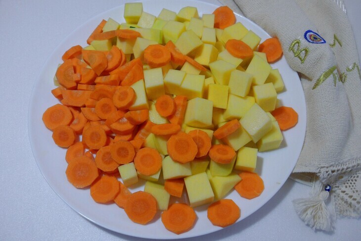 Натуральный сок из тыквы, моркови и цитрусовых на зиму: шаг 1