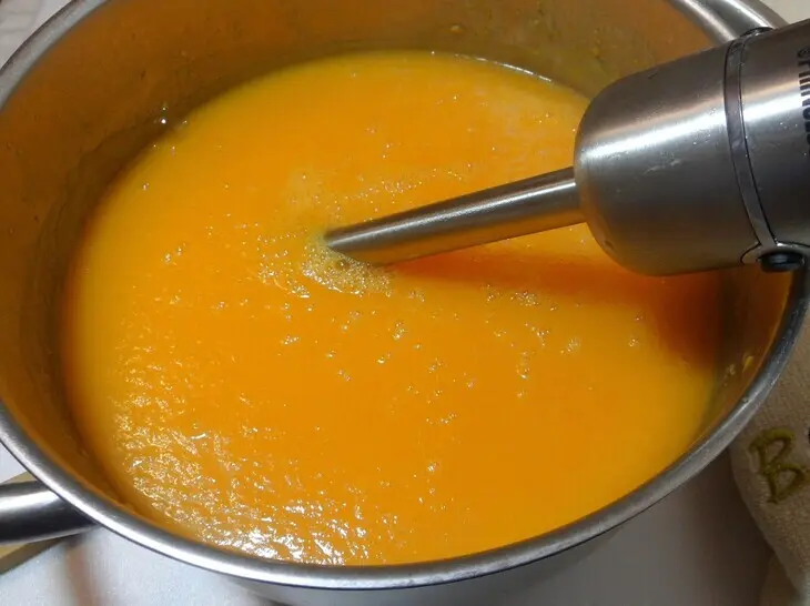 Натуральный сок из тыквы, моркови и цитрусовых на зиму: шаг 5