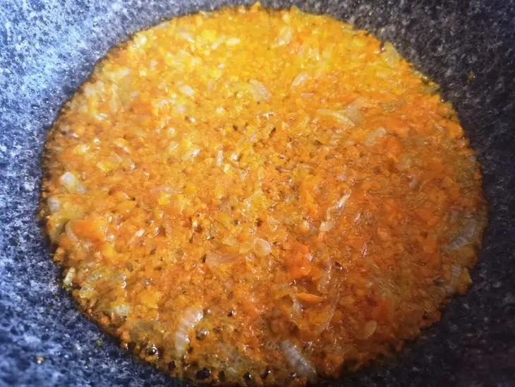 Икра из лесных грибов с баклажанами и орехами: шаг 4