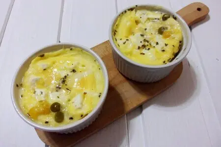 Омлет с брынзой и овощами в микроволновке: шаг 7