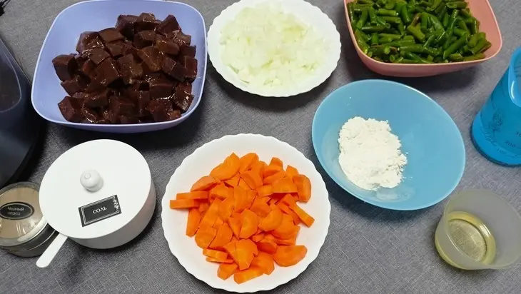 Тушеная печень с овощами - вкусный рецепт в мультиварке: шаг 2