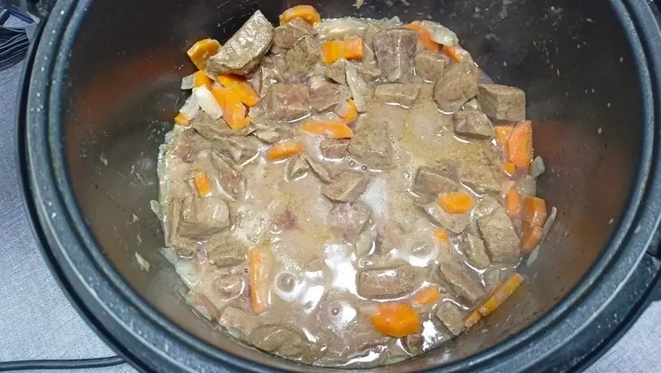 Тушеная печень с овощами - вкусный рецепт в мультиварке: шаг 4