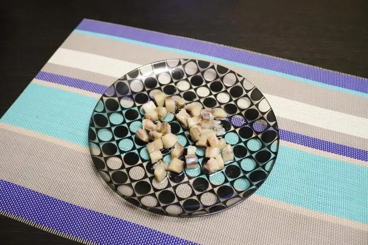 Закусочный торт-желе с селёдкой: шаг 2