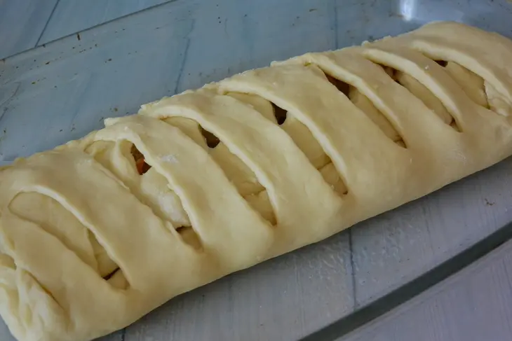 Творожная коса с черносливом, изюмом и курагой: шаг 4