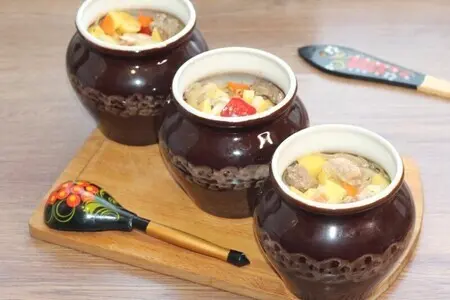 Свинина в горшочках с молочным соусом: шаг 9