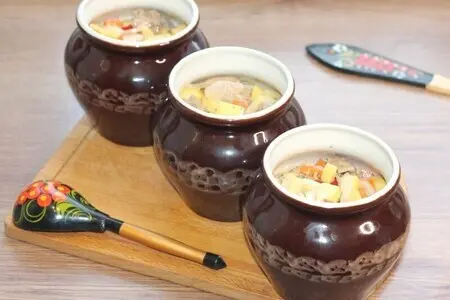 Свинина в горшочках с молочным соусом: шаг 11