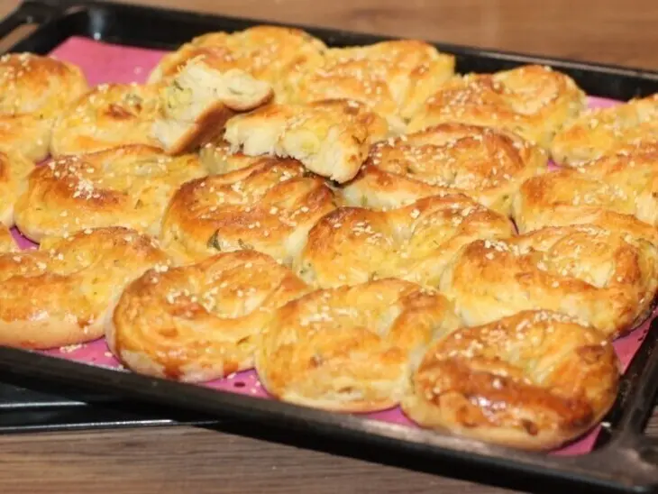 Слоеные пирожки с начинкой: шаг 21