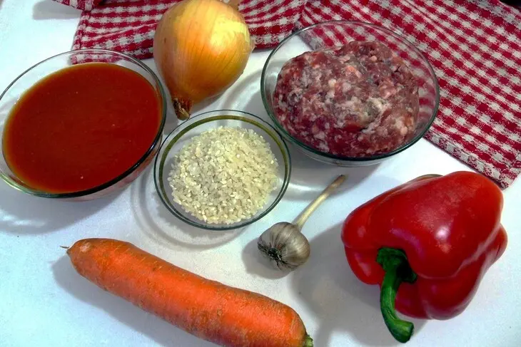 Суп-лечо с мясными фрикадельками: шаг 1