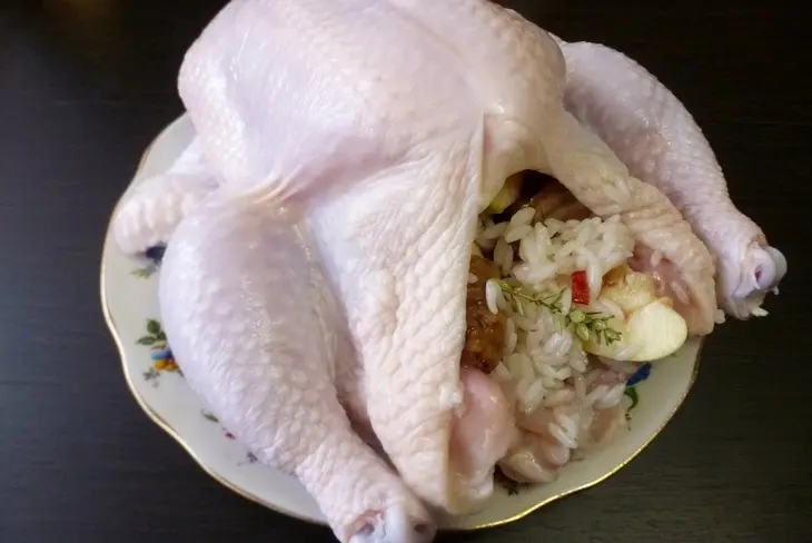 Запеченная курица с рисом, каштанами и яблоками: шаг 4