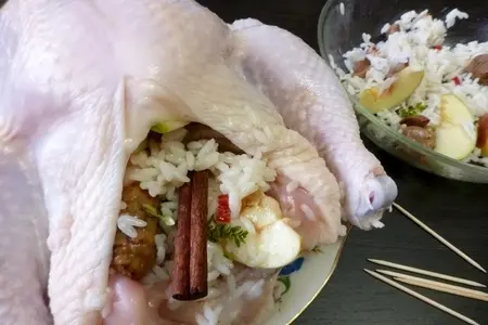 Запеченная курица с рисом, каштанами и яблоками: шаг 5
