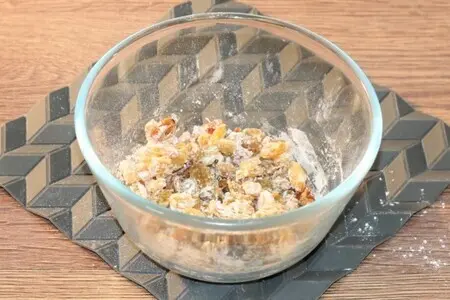 Сладкие пасхальные крученки с изюмом: шаг 3