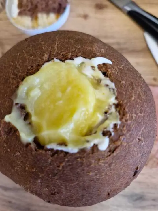 Шоколадный кулич с мятным ганашем и лимонным курдом: шаг 8