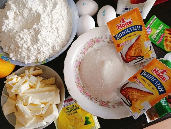 Пасхальный кулич на молоке: шаг 1