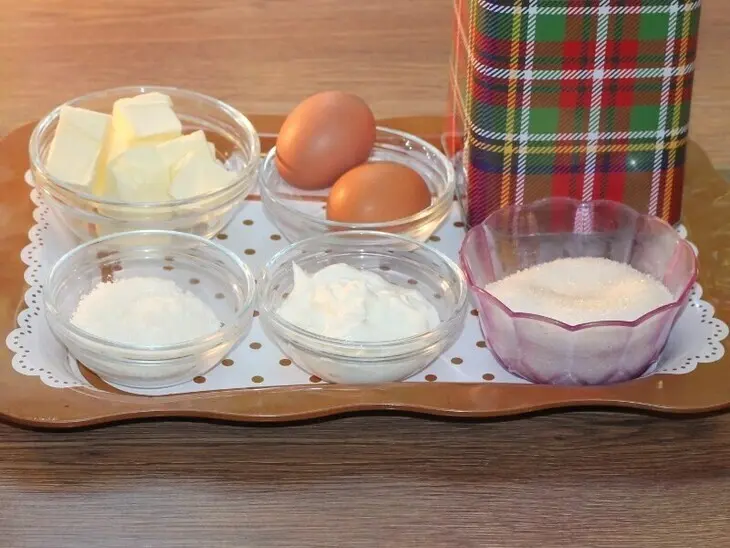 Ванильный кекс с малиновой пропиткой: шаг 1