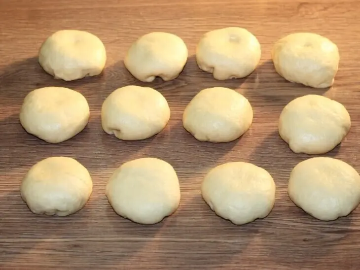 Пирожки печёные с яблоками и корицей: шаг 15