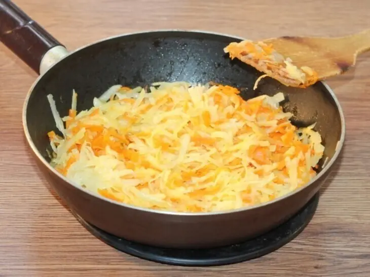 Куриные котлеты на кабачковой подушке: шаг 3