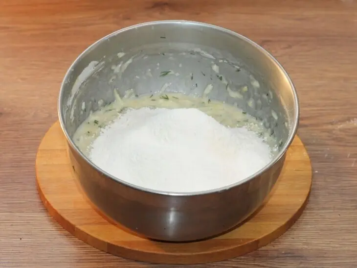 Сырные булочки с добавлением кабачка: шаг 5