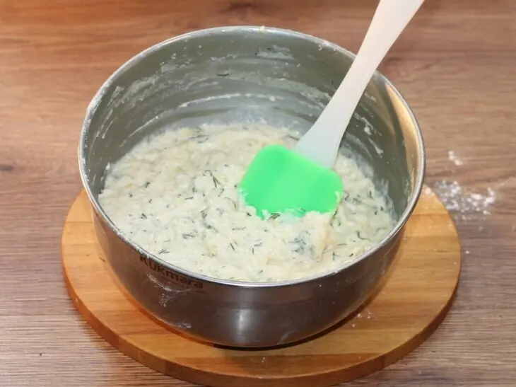 Сырные булочки с добавлением кабачка: шаг 6