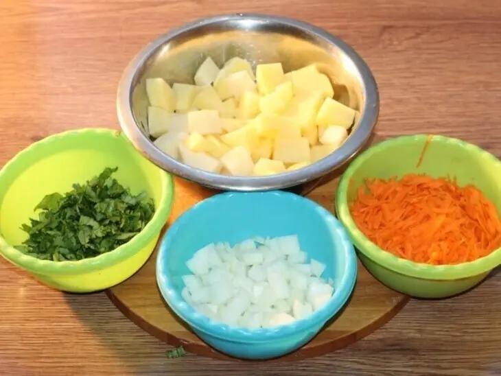 Cуп из куриных шеек с рисом: шаг 3