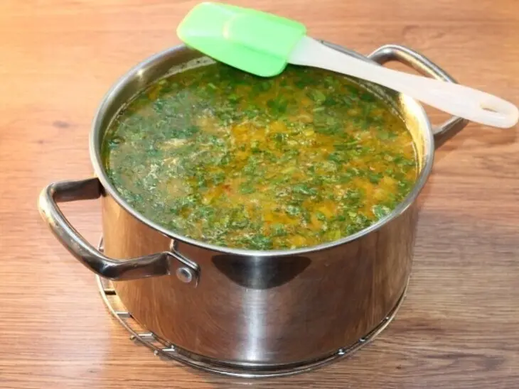 Cуп из куриных шеек с рисом: шаг 9