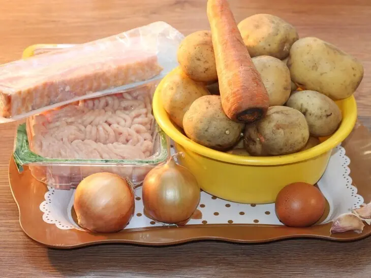 Картофельные лепешки с мясным припеком: шаг 1
