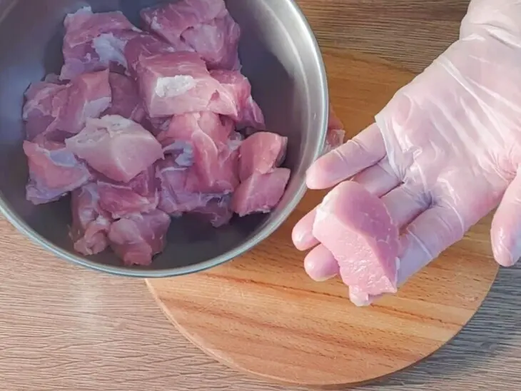 Рецепт домашней колбасы с шампиньонами: шаг 2