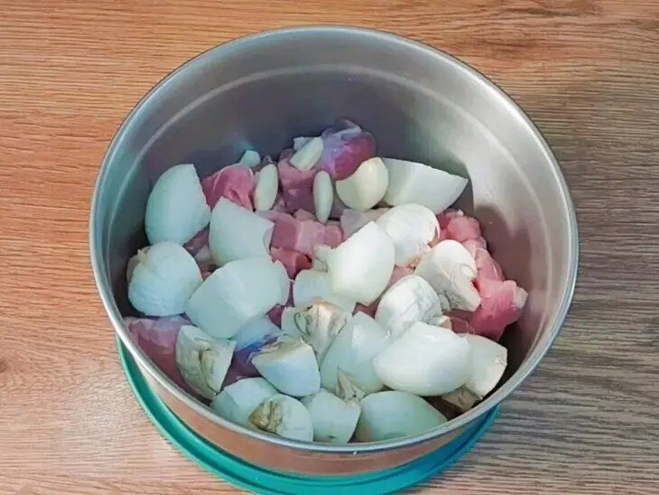 Рецепт домашней колбасы с шампиньонами: шаг 3