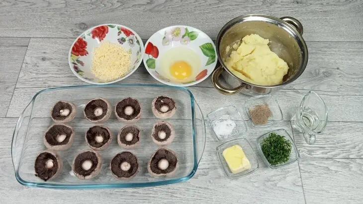 Горячая закуска из шампиньонов и картофеля для Новогоднего стола 2026: шаг 1