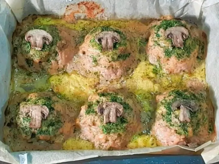 Мясные пенечки с грибами под соусом: шаг 9